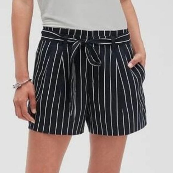 Banana Republic Factory | Navy & White Pinstripe Paperbag Waist Shorts | Size 6 - Picture 1 of 12